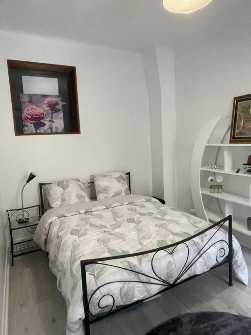 Cosy Apartment In Paris Saint-Ouen  Zewnętrze zdjęcie